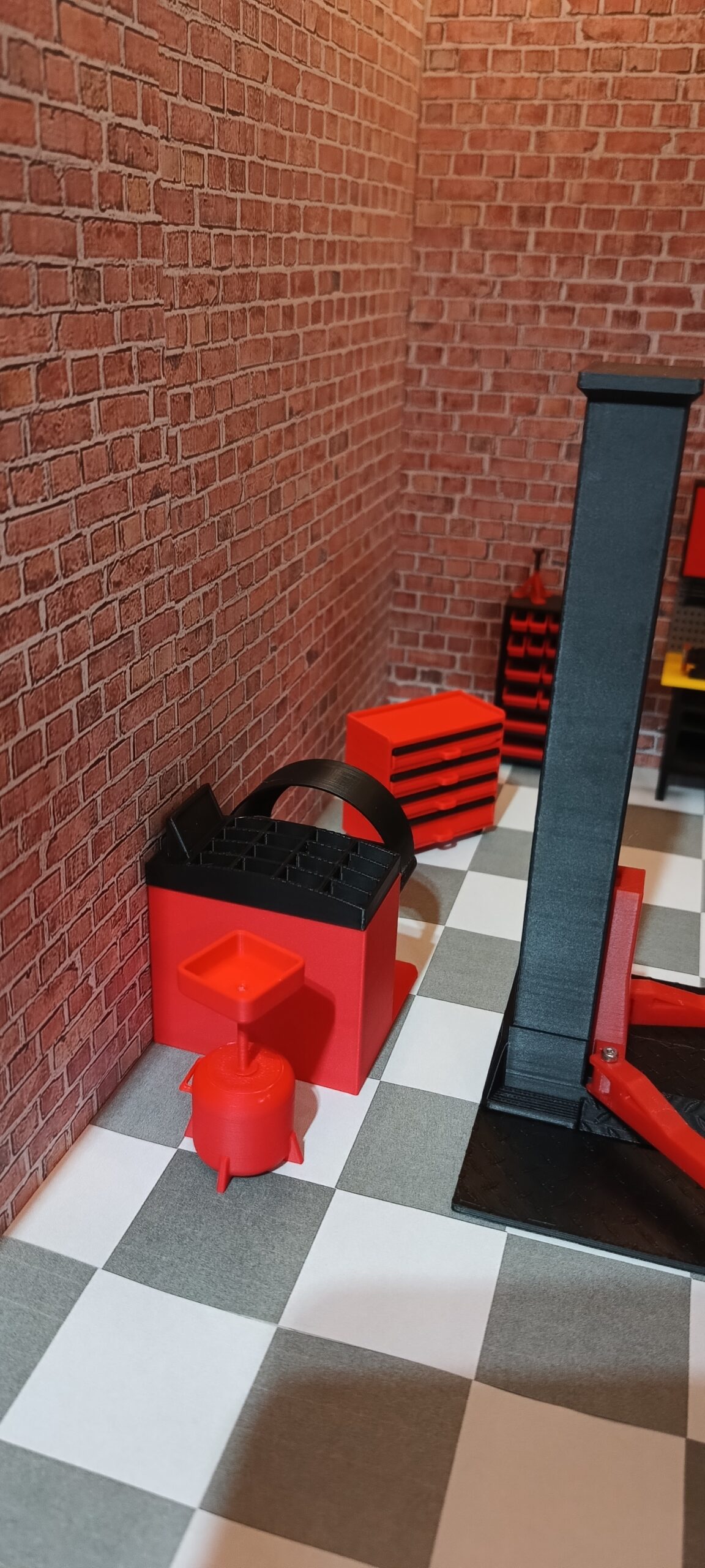 Zestaw mebli i akcesorii do dioramy skala 1:18 - obrazek 6