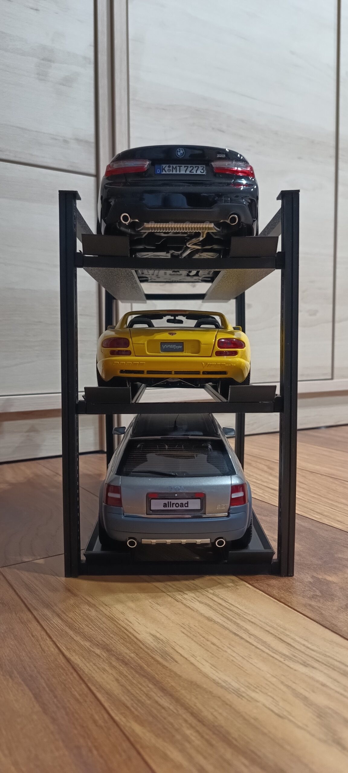 Ekspozytor 3 poziomy w skali 1:18 - obrazek 7