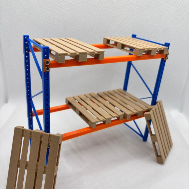 Regał magazynowy z paletami